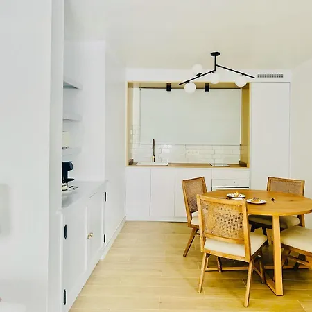 Cih Aparthotel 4*